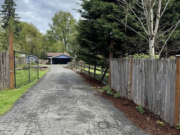3rd image of 9511 172nd Street SE