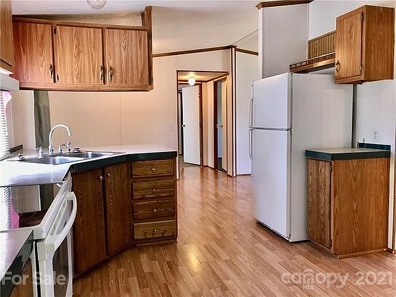 4th image of 33 Cornwell Dr