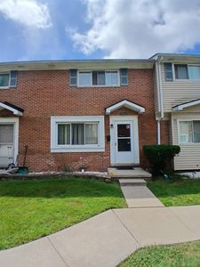 25934 Jeanette Ct #4, Roseville, MI, 48066