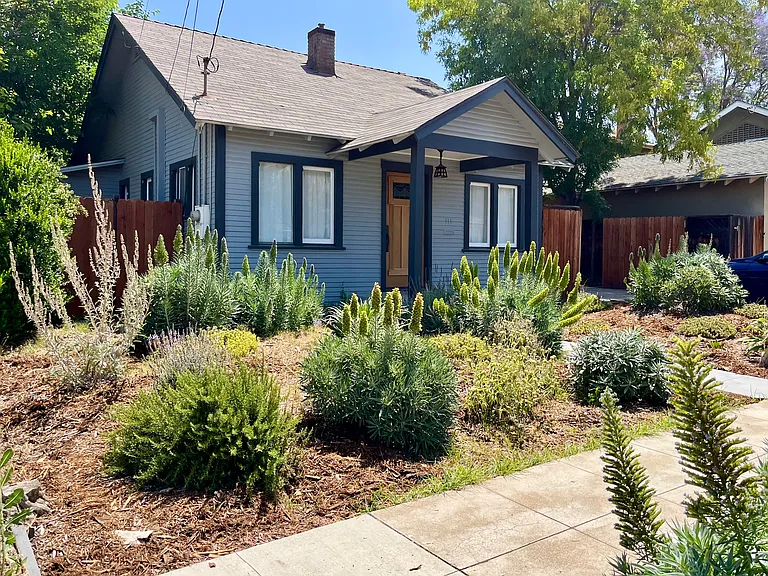 333 Nordina St — Photo 1