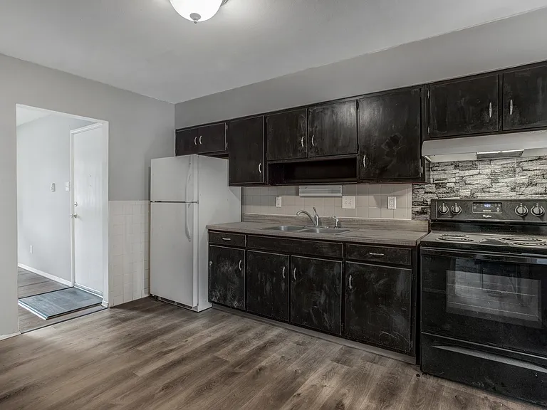 3003 Laclede Station Rd #A — Photo 10