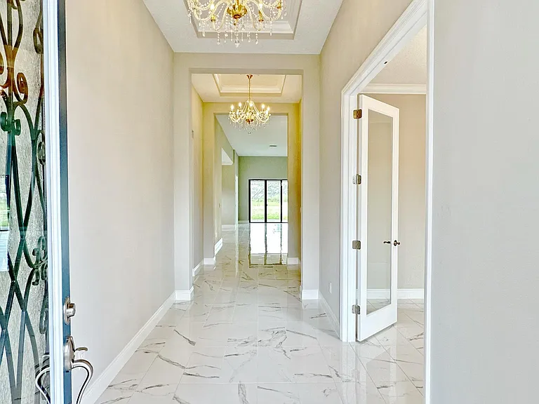 10530 Meadowrun Dr — Photo 8