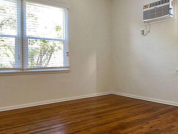 3rd image of 1140 N El Centro Ave #1140
