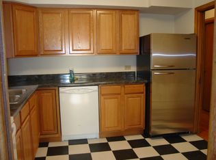 715 W Buena Ave #2E, Chicago, IL 60613