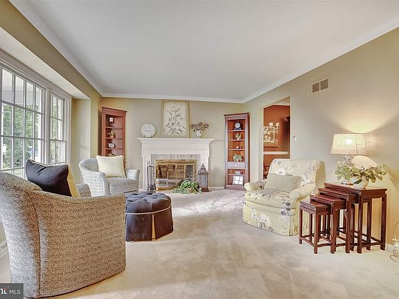 3rd image of 600 Hilltop Dr