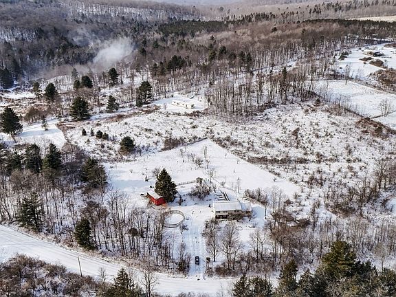 3rd image of 35 Howe Rd