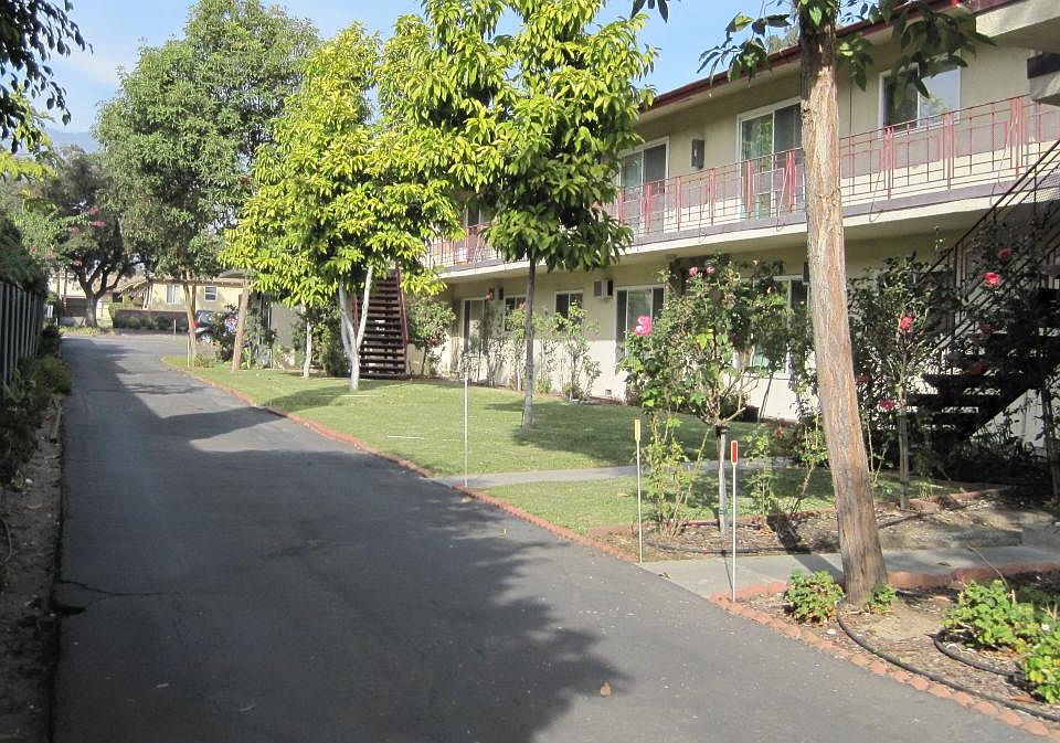 1st image of 928 Fairview Ave APT 6