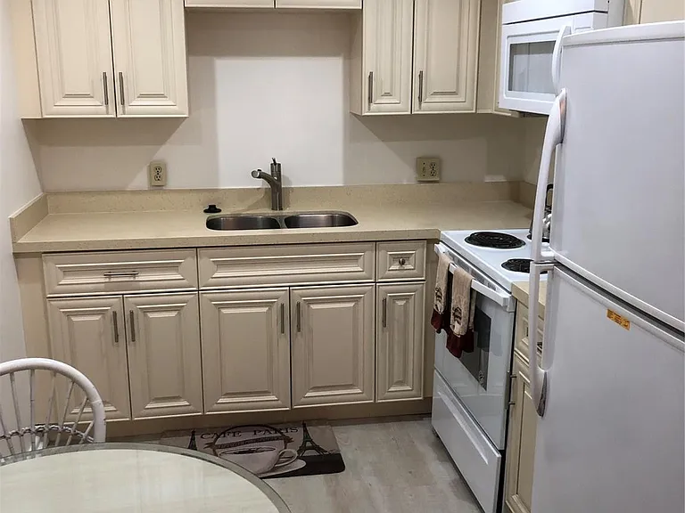 850 SW 133rd Ter #B406 — Photo 9