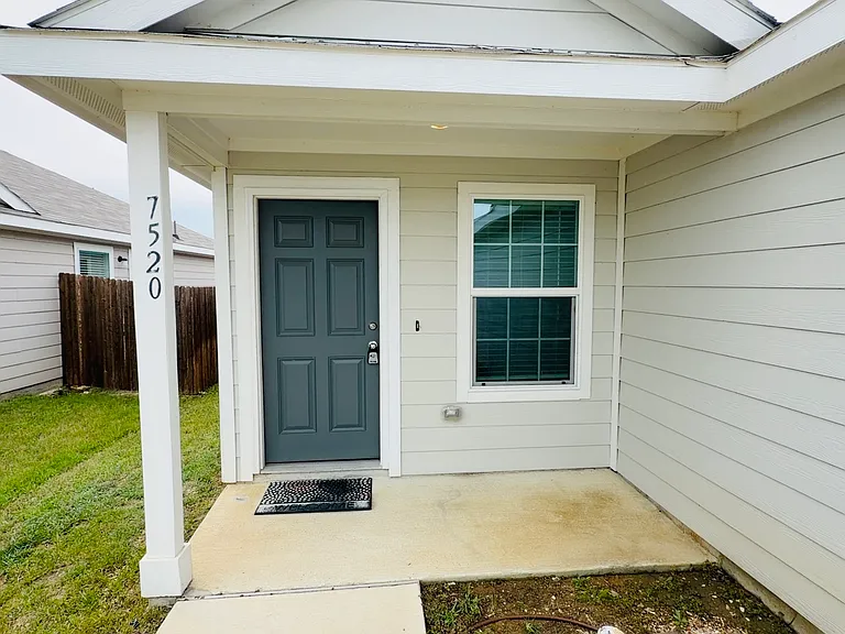 7520 Gray Wolf Ln — Photo 4