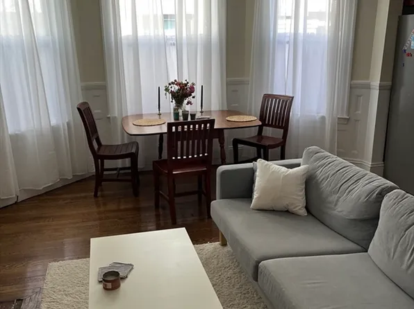 16 Winslow Rd #1, Brookline, MA 02446