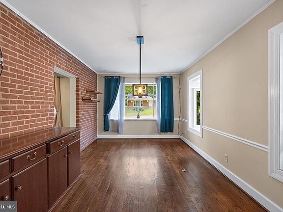 4th image of 13506 Harrison Ave