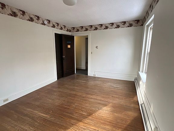 4th image of 1709 Shields Ave #8