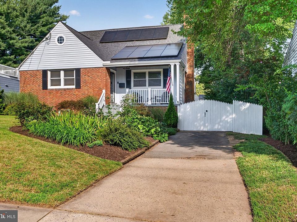 1st image of 4 Cedar Ave