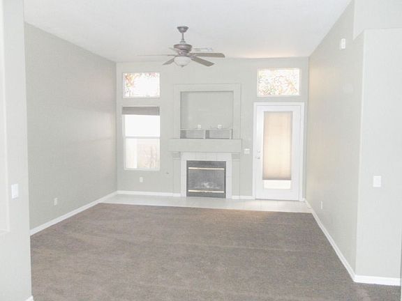 Living w/ fireplace