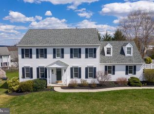 87 Meadow Hill Dr, York, PA 17402