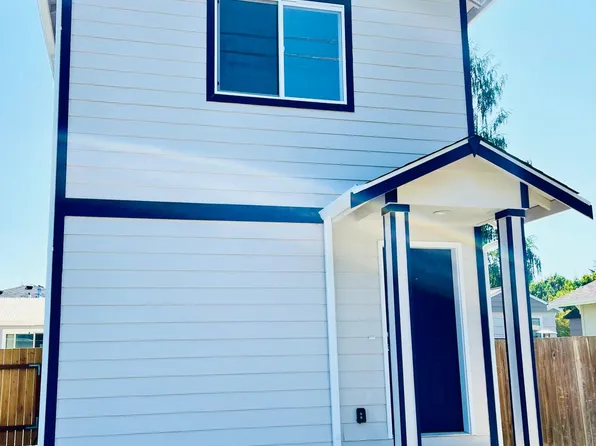 3839 49th Ave SW, Seattle, WA 98116