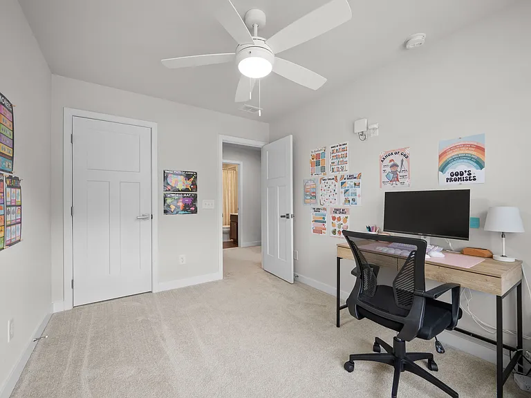 1051 Crescent Cove Ln — Photo 17