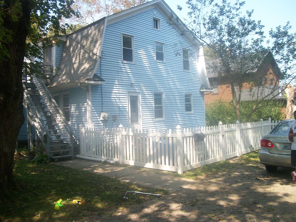 1st image of 153 Willard Ave Floor 2