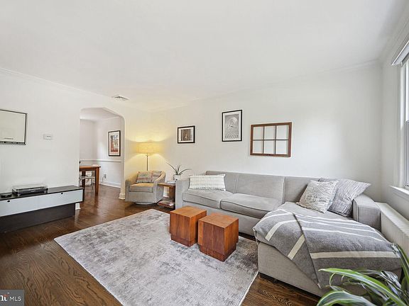 5th image of 1124 Powhatan St