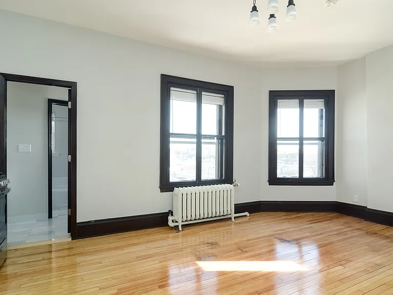 1770 Hennepin — Photo 7