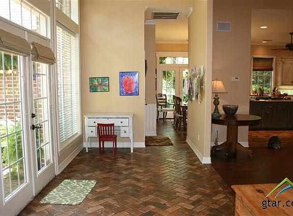 3rd image of 3616 River Oaks Ct