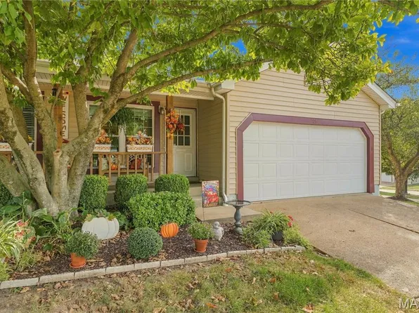 550 Spring Glen Dr, Ballwin, MO 63021