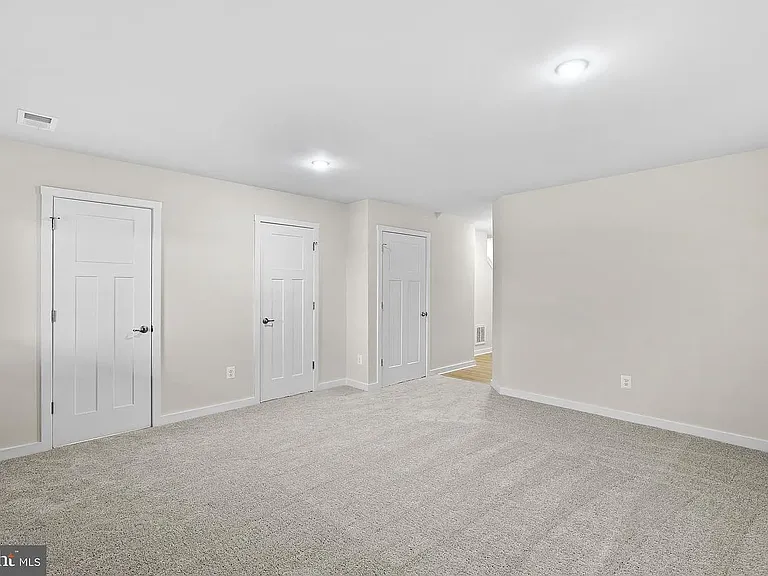 319 Huntwell West Blvd — Photo 12
