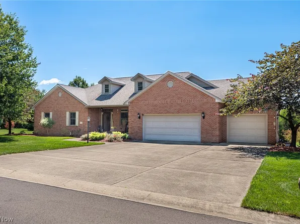 809 Sara Dr, Coshocton, OH 43812