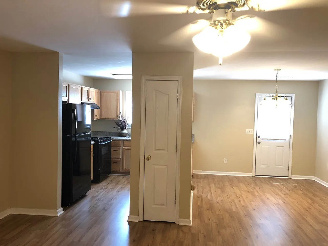 Newly remodeled Townhouse in Douglas County High School District — Photo 3