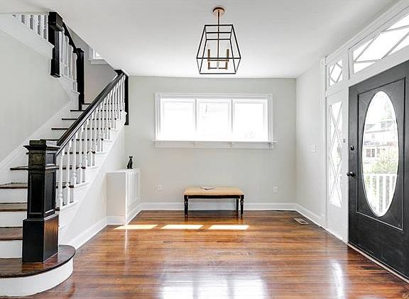5th image of 2607 Barton Ave