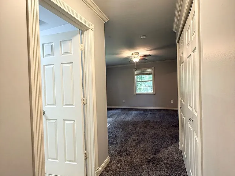 9115 Oak Grove Ln — Photo 16