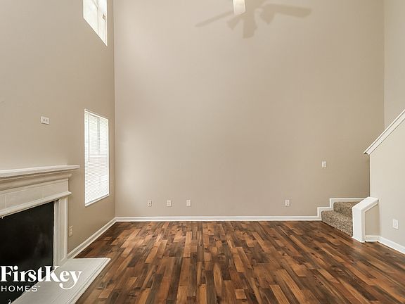 3rd image of 721 Hillandale Ln