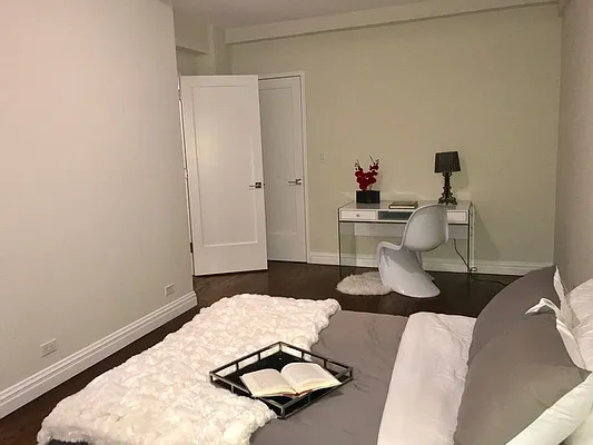 Rented by Stonehenge NYC LLC | media 8