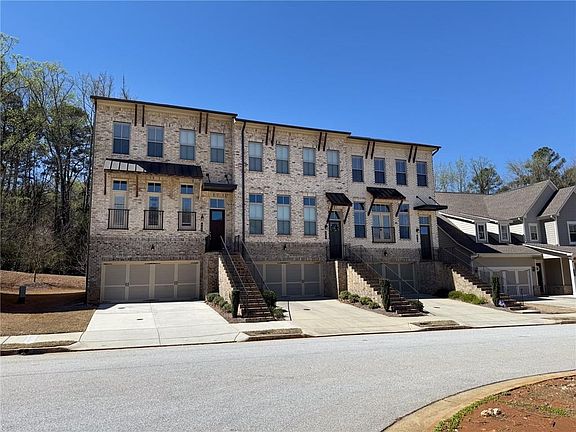 3rd image of 683 Avondale Creek Dr