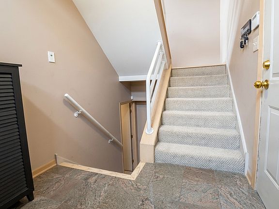 5th image of 2805 S Stewart Ave