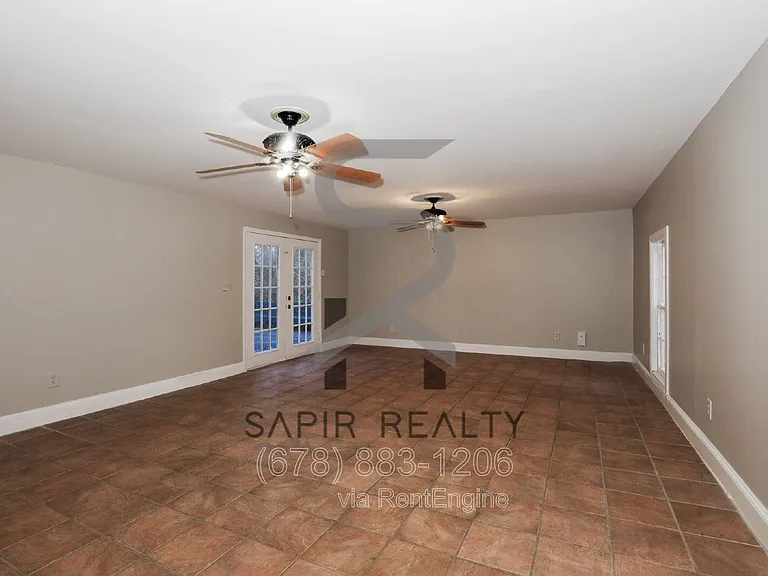 1441 Boulevard Lorraine SW — Photo 5