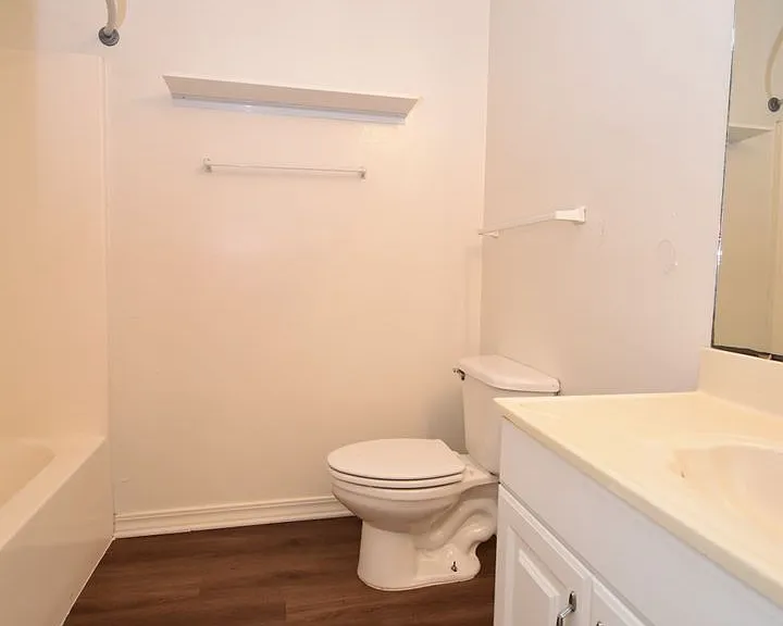 207 N Homer St — Photo 9
