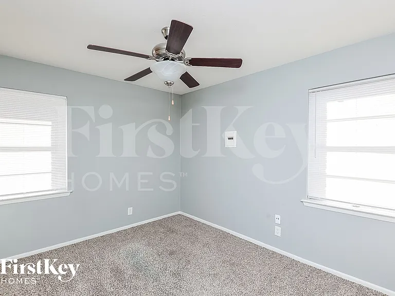 6709 Alma St — Photo 12