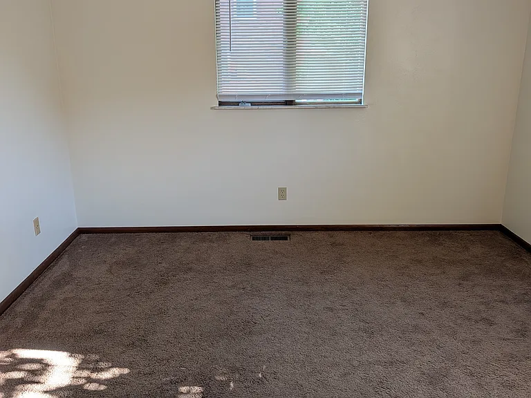 470 Ormond Ave #6 — Photo 5