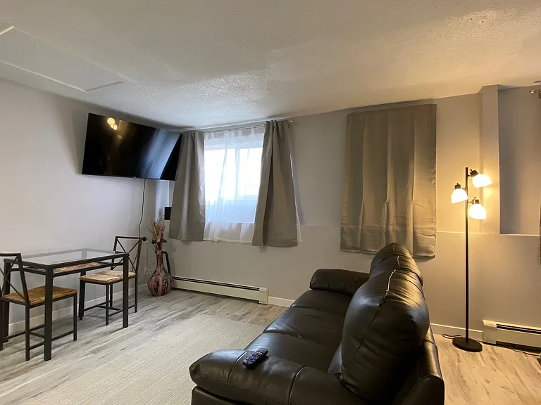 284 Notre Dame St #4 — Photo 4