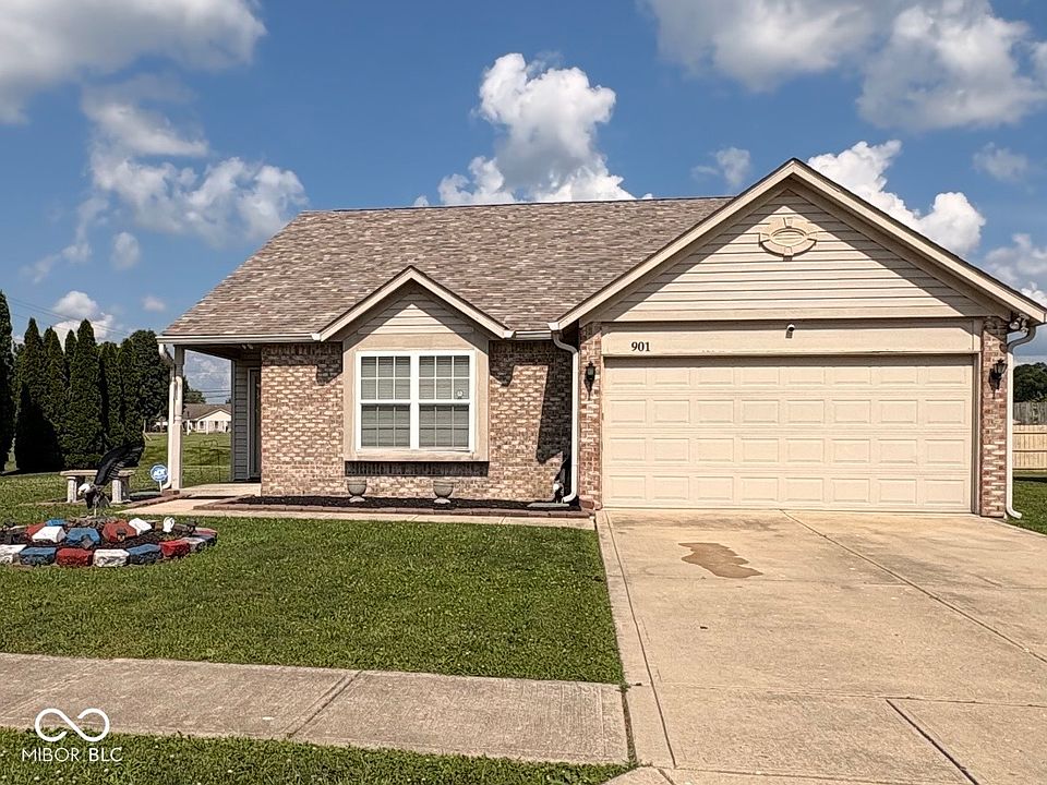1st image of 901 Nicole Way