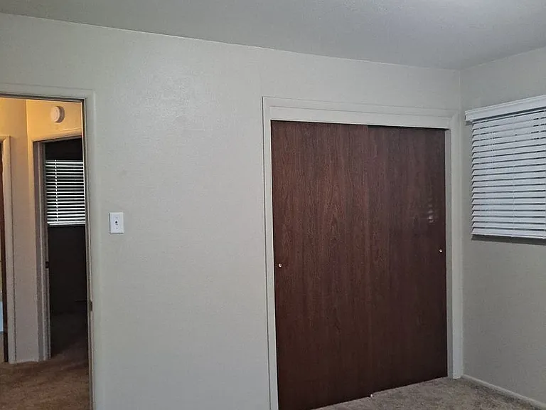 1626-1628 Hollywood Dr — Photo 6