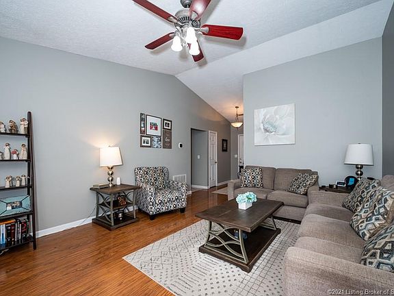 5th image of 1202 Pebble Creek Dr