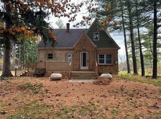 241 Strasmer Rd, Depew, NY 14043