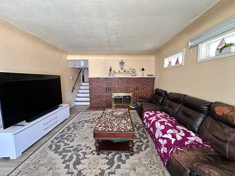 2240 Nome St — Photo 8