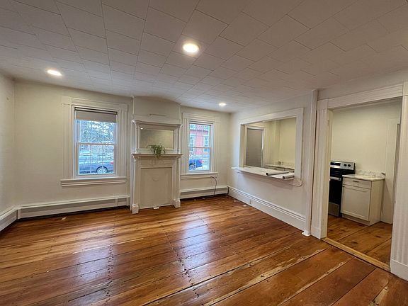 5th image of 10-12 Lincoln St #10B