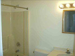 4th image of 31 E Beacon St