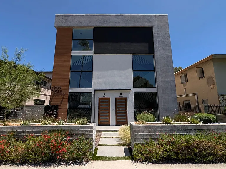 Laurel Canyon Summit — Photo 2
