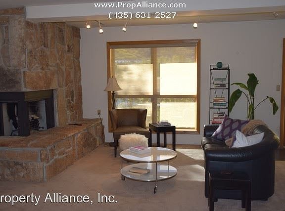 5th image of 1520 Deer Valley Dr N