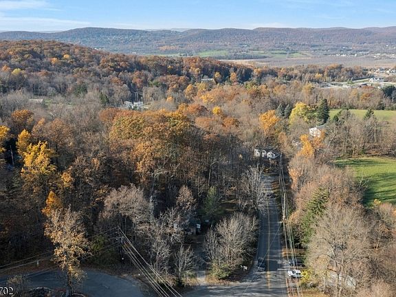 4th image of 12 Breakneck Rd